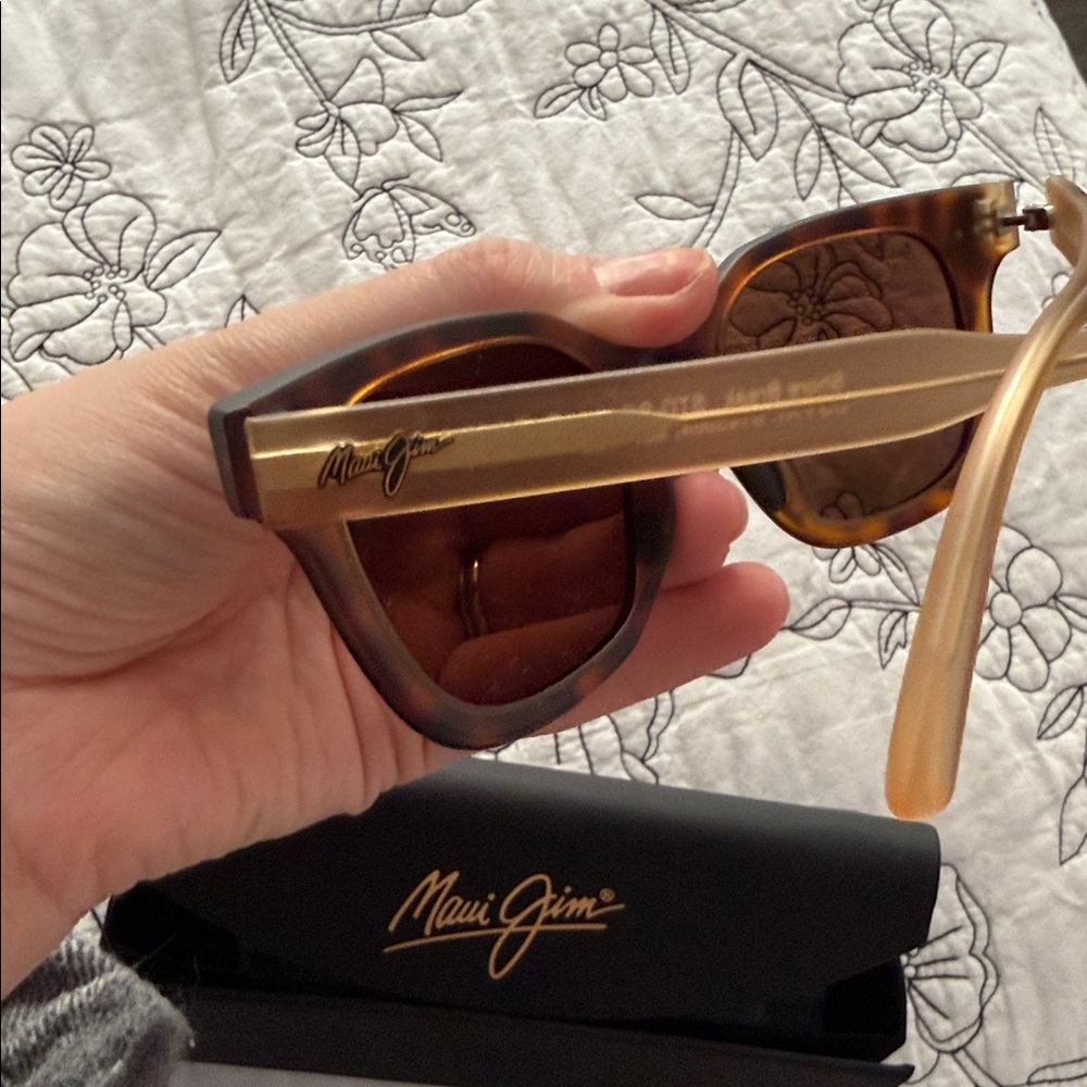 New Maui Jim Black Sunglasses Holder and sunglasses - Picture 4 of 8